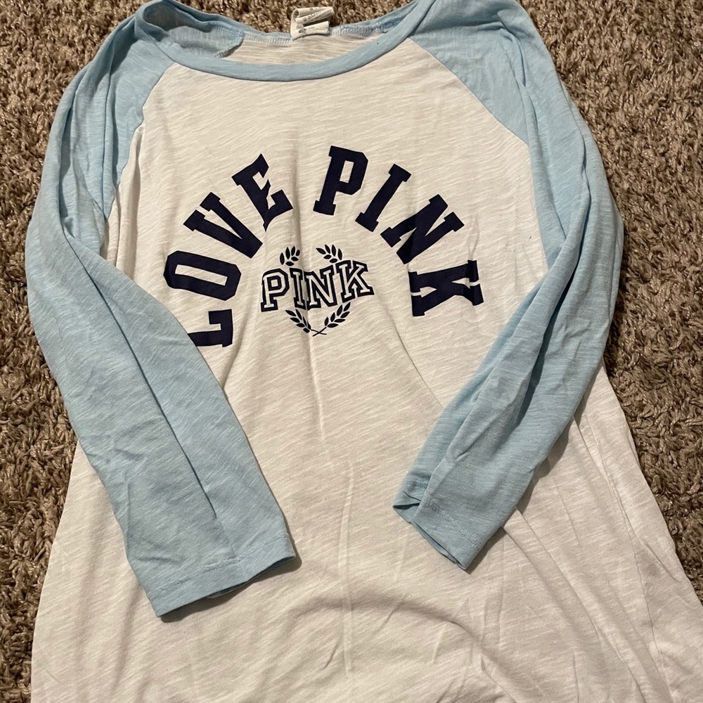 Va pink shirt